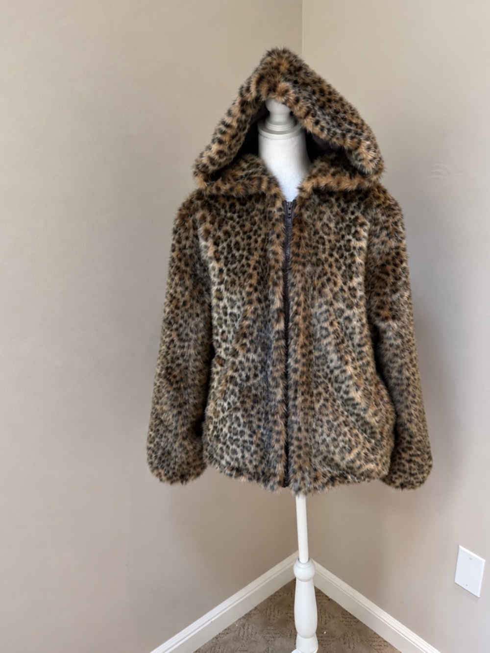 Donna Salyers Fabulous Furs Faux Leopard Hooded Jacket Medium